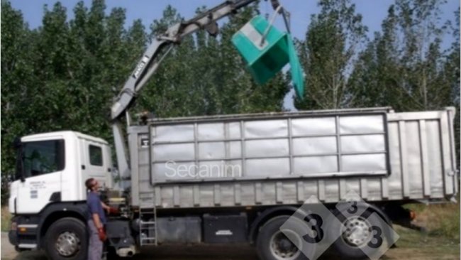 Imagem 4. Camião externo de recolha de cadáveres na exploração. Foto cortesía de Secanim (España).
