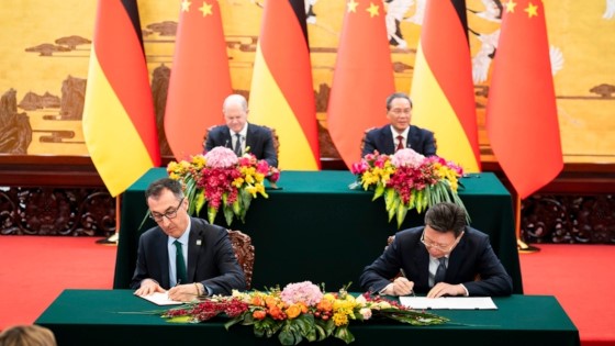 Alemanha e China assinam dois acordos bilaterais sobre exportações agrícolas alemãs.