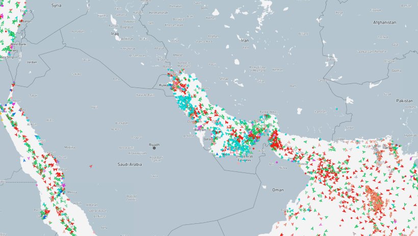 Tráfico marítimo en el estrecho de Ormuz. Fuente: marinetraffic.com